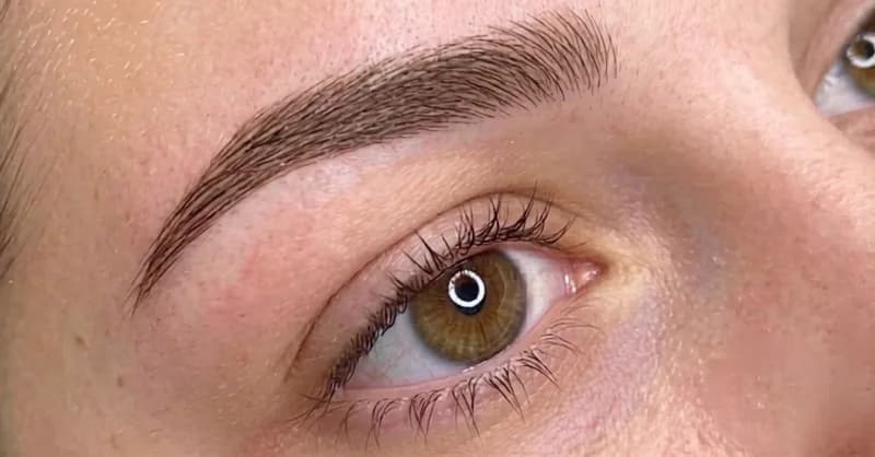 Resultado después del tratamiento de Microblading en AB Clínica, Castellón de la Plana